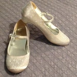 Girl's Silver Studded Dress Pumps Sz. 2